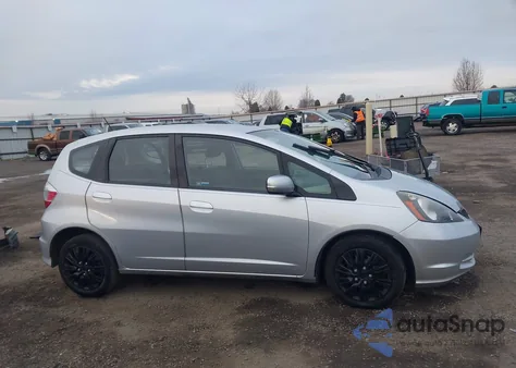 2013 Honda Fit z USA, uszkodzony, nr VIN JHMGE8H39DC067499